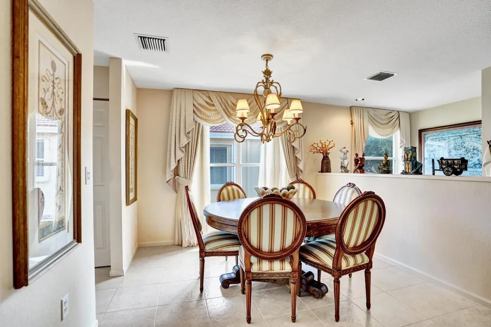 12434 Crystal Pointe Dr, Boynton Beach, FL 33437