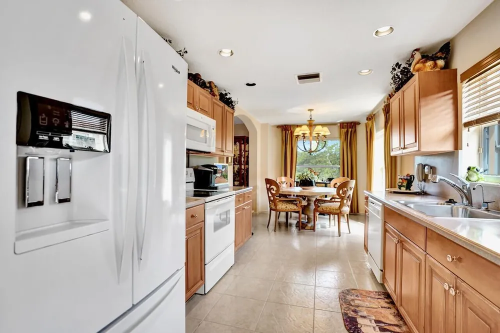 12434 Crystal Pointe Dr, Boynton Beach, FL 33437