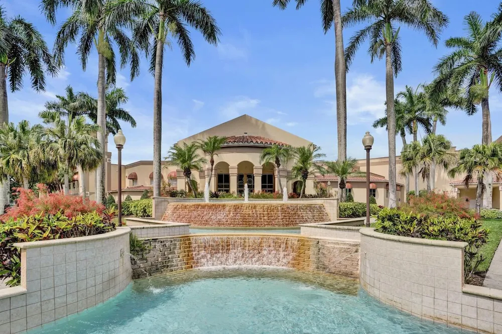 12434 Crystal Pointe Dr, Boynton Beach, FL 33437