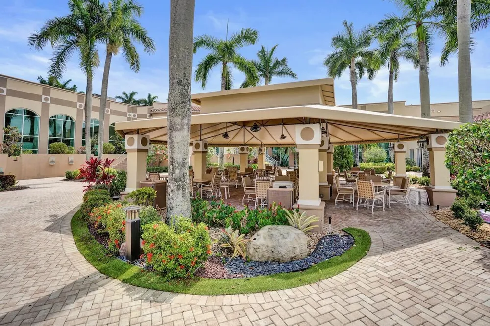 12434 Crystal Pointe Dr, Boynton Beach, FL 33437