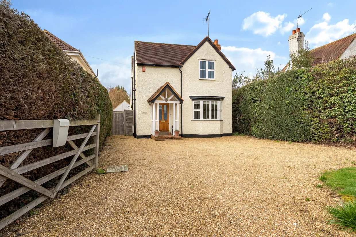 Huntercombe Lane North, Taplow, Maidenhead, SL6 photo 1
