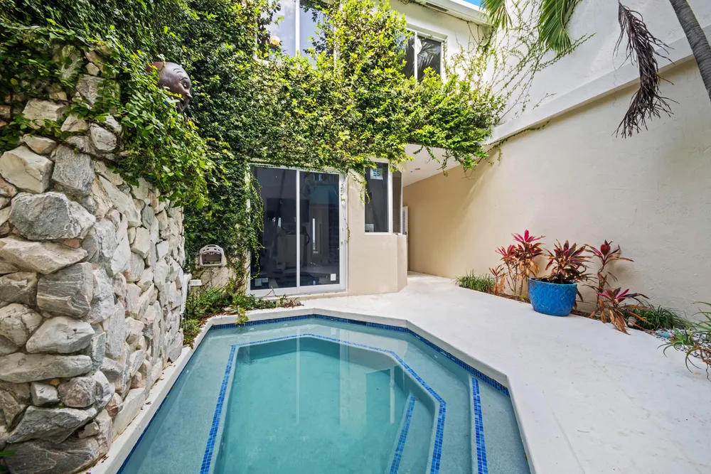 2115 S Ocean Blvd, Delray Beach, FL 33483