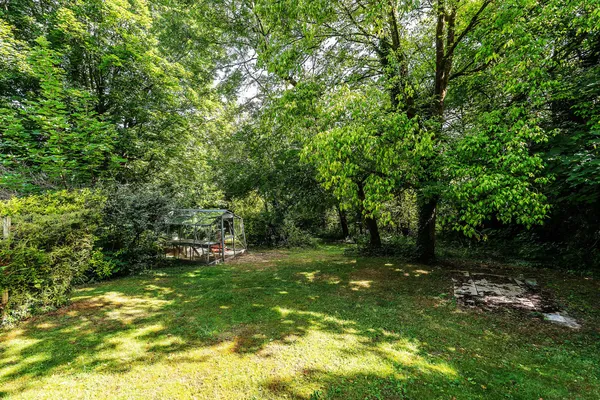 Ricketts Hill Road, Tatsfield, TN16 photo 14