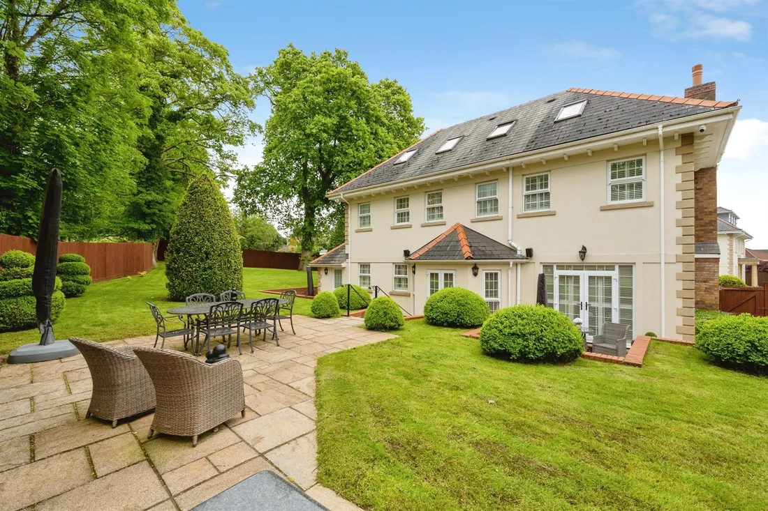 Property photo 33
