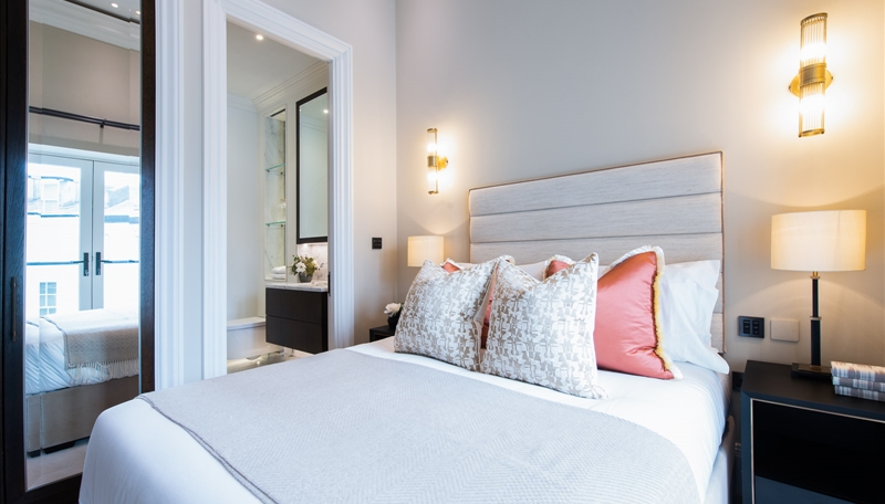 Luxury Two Bedroom Duplex Apartment To Let  Private Terrace  W8 Image 6