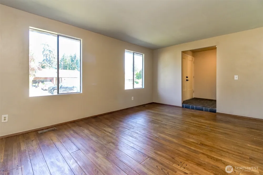 14823 SE 172nd Pl, Renton, WA 98058