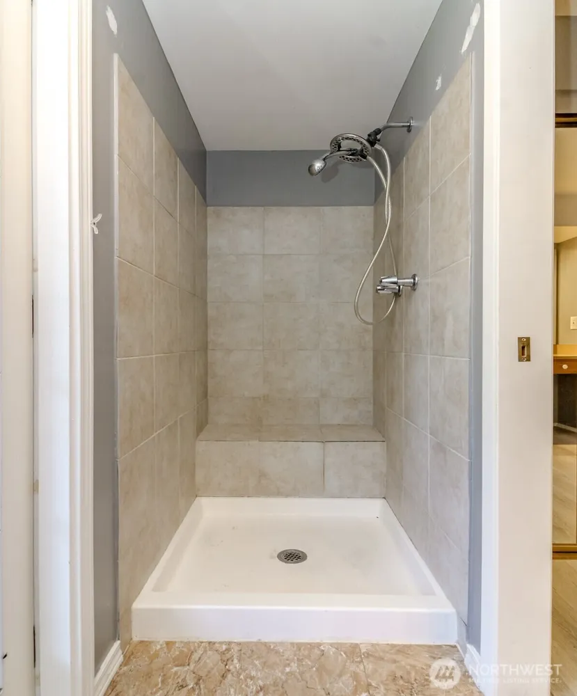 14823 SE 172nd Pl, Renton, WA 98058
