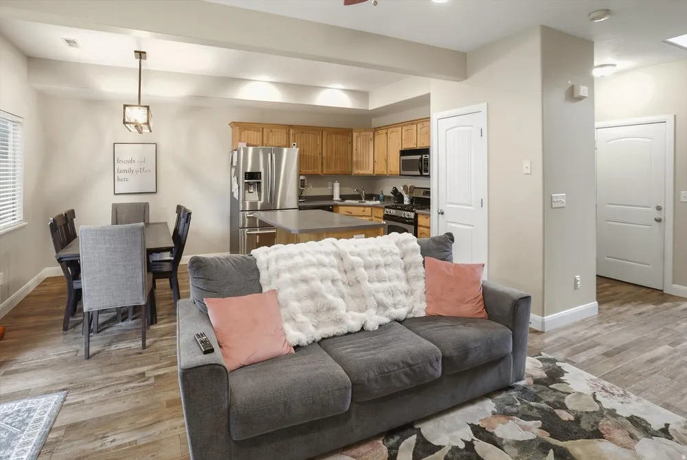 318 E 2275 N, North Ogden, UT 84414