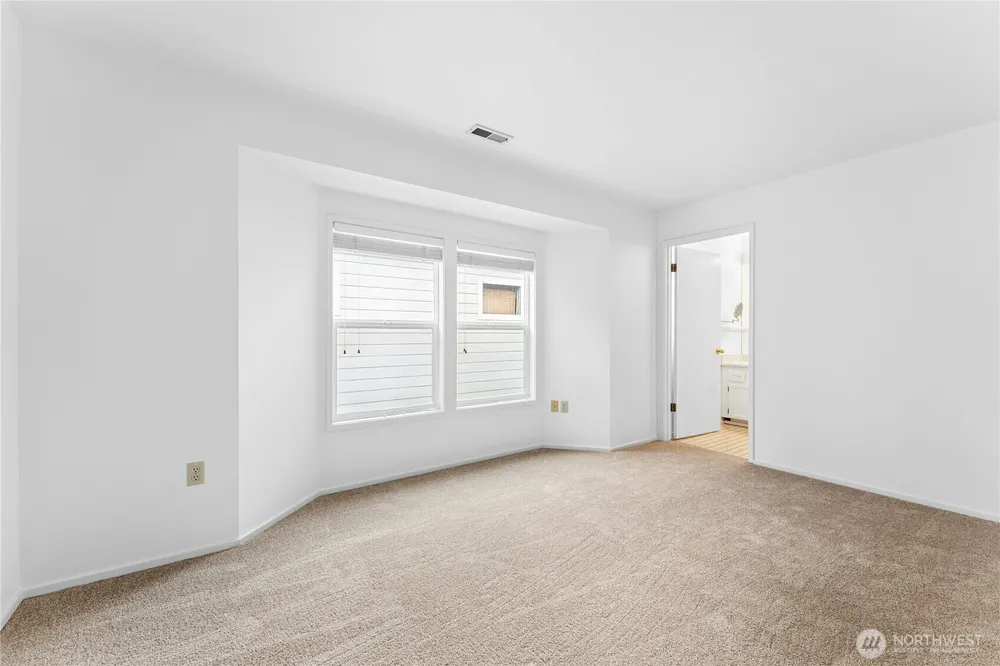 22215 SE 42nd Ln, Issaquah, WA 98029