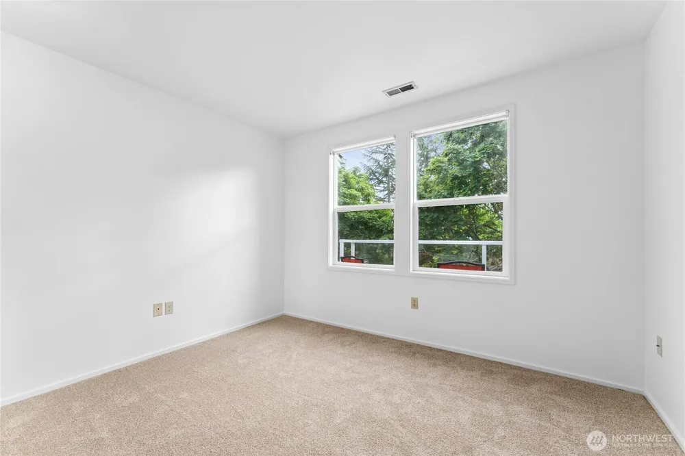 22215 SE 42nd Ln, Issaquah, WA 98029