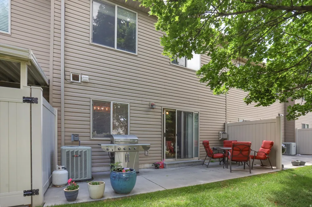 318 E 2275 N, North Ogden, UT 84414