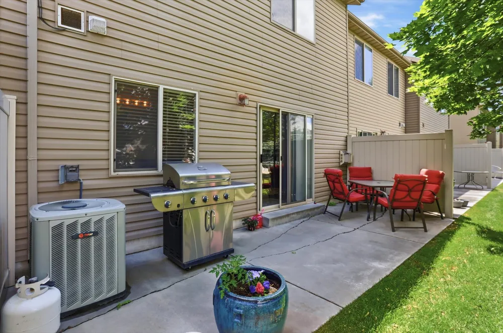 318 E 2275 N, North Ogden, UT 84414