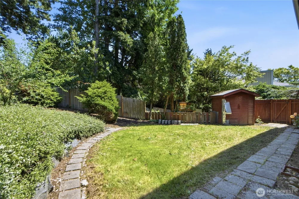 6004 140th Ave SE, Bellevue, WA 98006