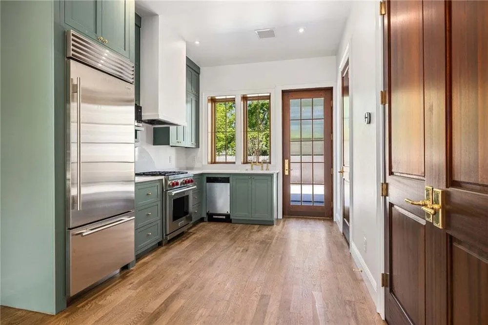 506 NW B St, Bentonville, AR 72712