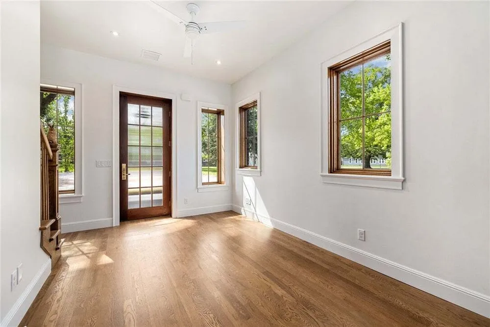 506 NW B St, Bentonville, AR 72712