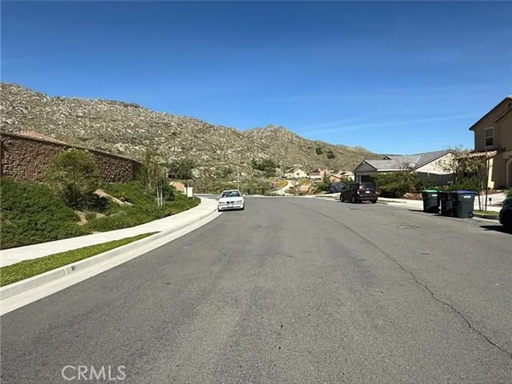 553 Chalakat Ct, San Jacinto, CA 92582