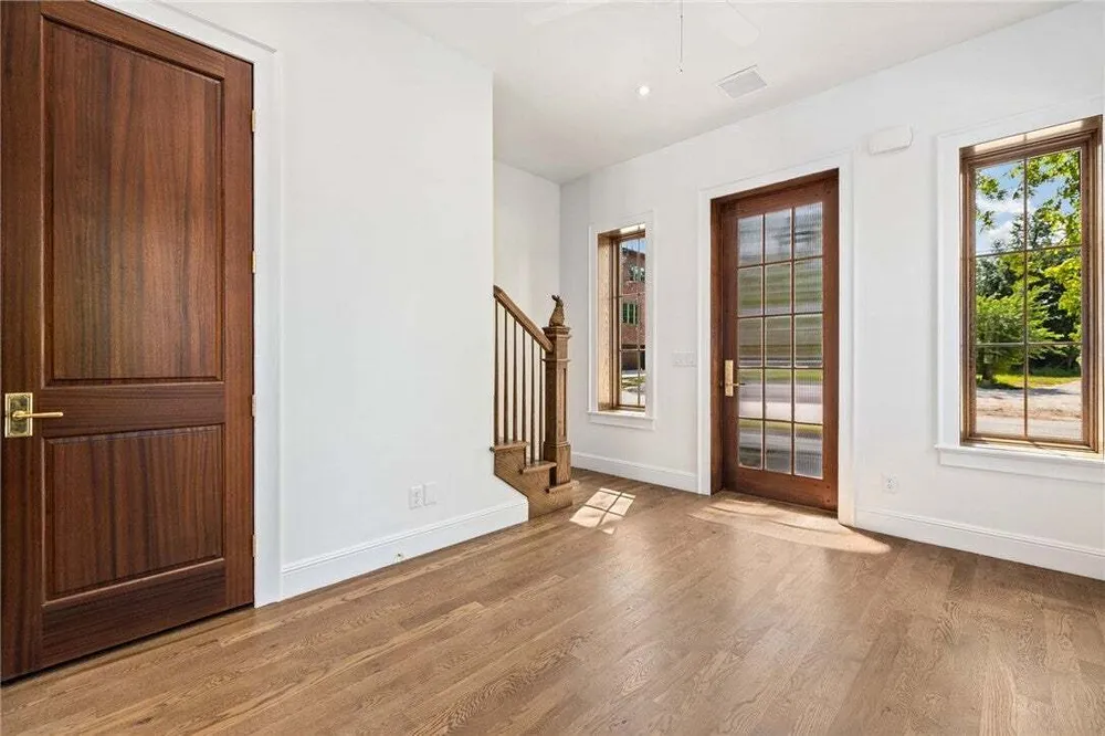 506 NW B St, Bentonville, AR 72712