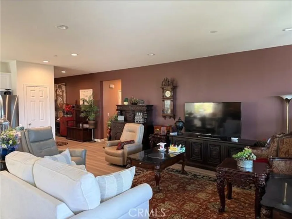 553 Chalakat Ct, San Jacinto, CA 92582