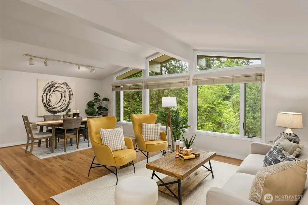 8805 SE 39th St, Mercer Island, WA 98040