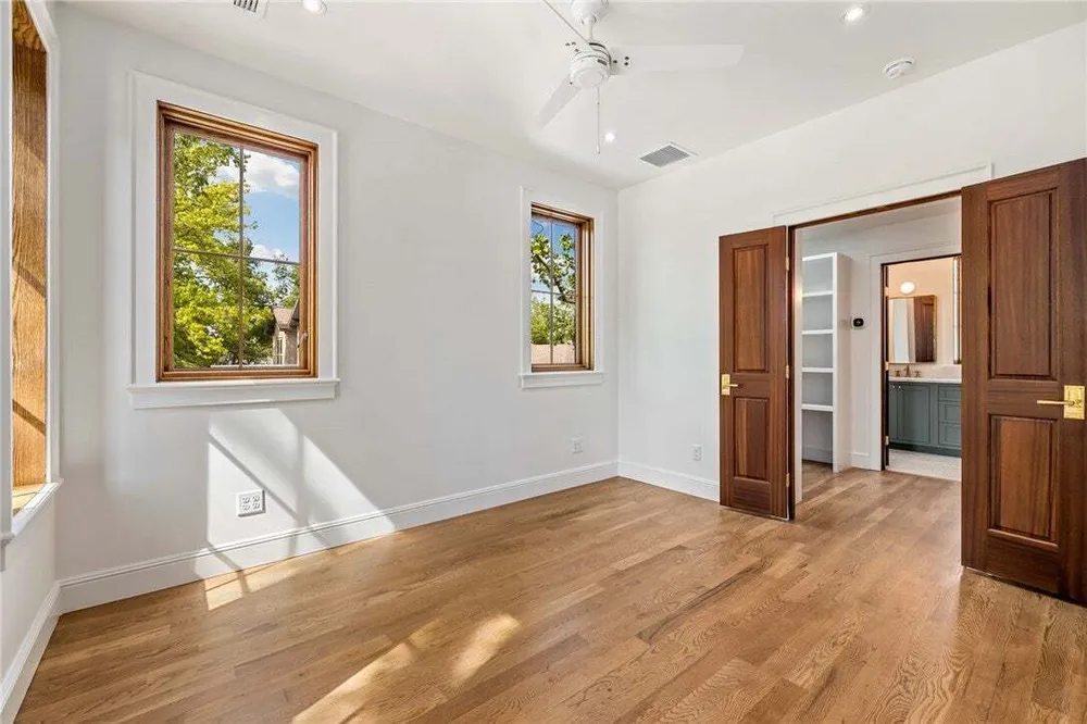 506 NW B St, Bentonville, AR 72712