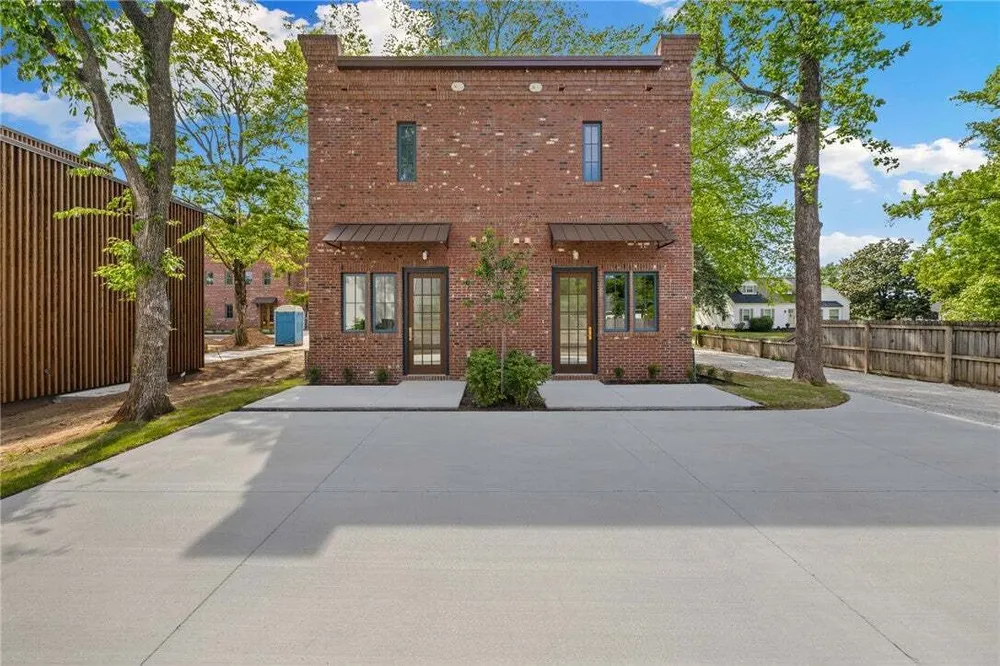 506 NW B St, Bentonville, AR 72712
