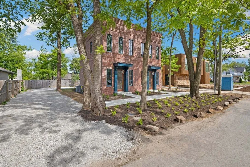 506 NW B St, Bentonville, AR 72712