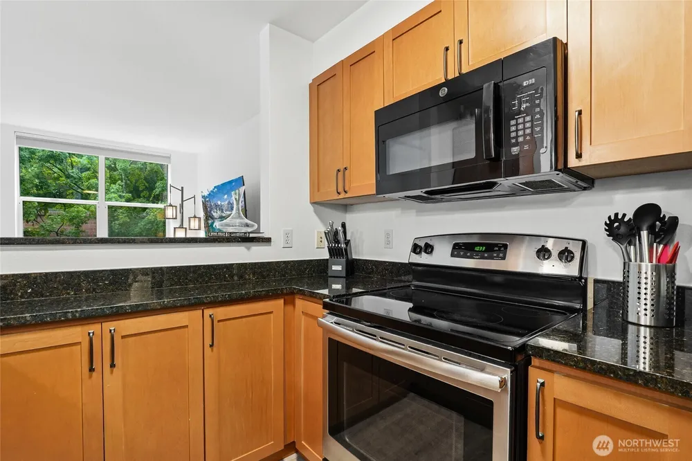118 107th Ave NE, Bellevue, WA 98004