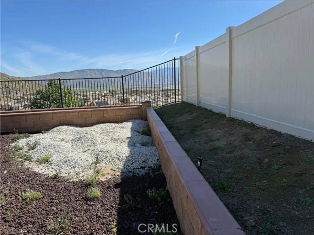 553 Chalakat Ct, San Jacinto, CA 92582
