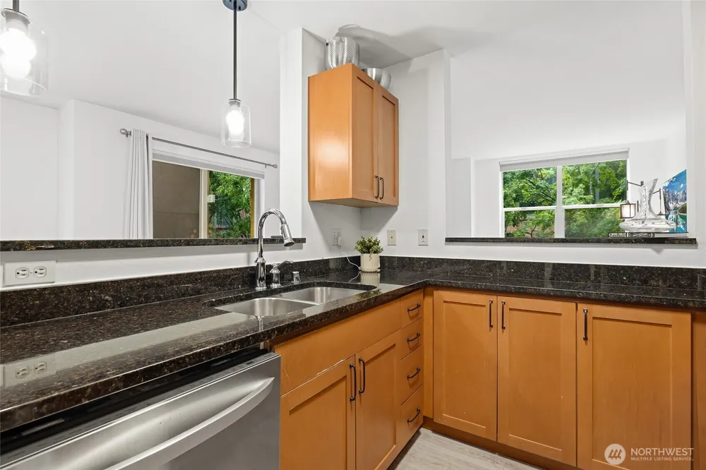 118 107th Ave NE, Bellevue, WA 98004