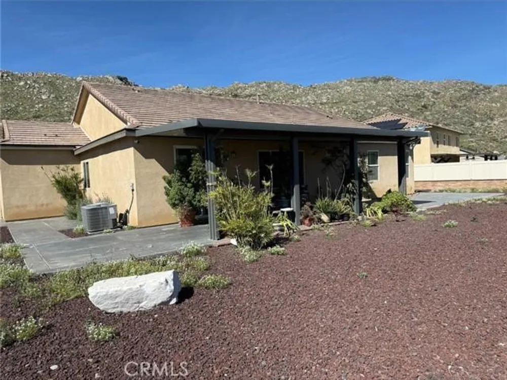 553 Chalakat Ct, San Jacinto, CA 92582