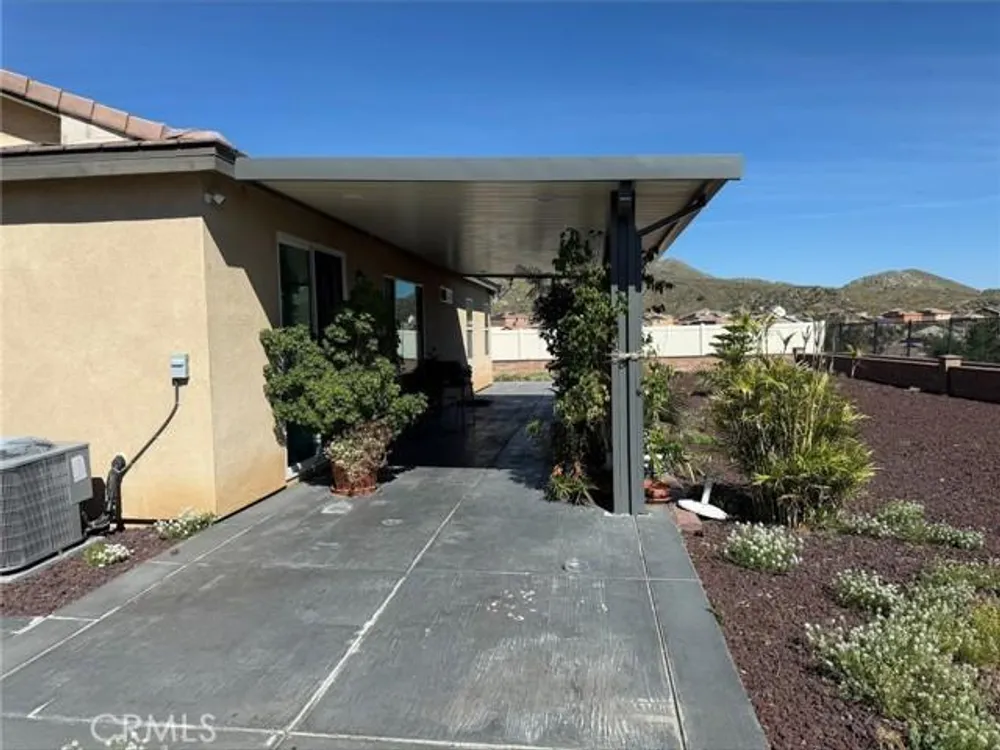 553 Chalakat Ct, San Jacinto, CA 92582
