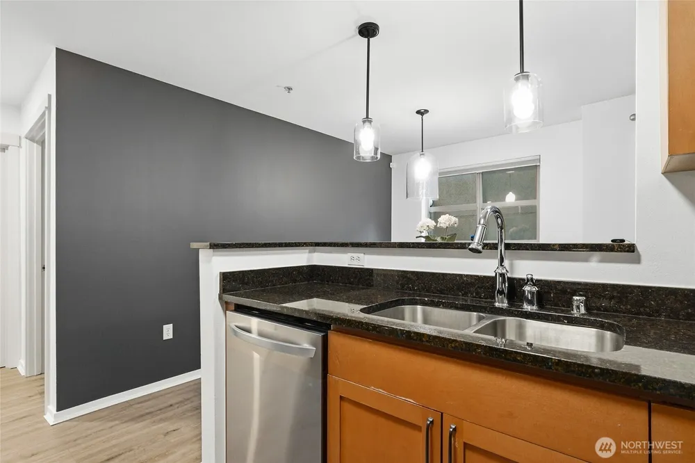 118 107th Ave NE, Bellevue, WA 98004