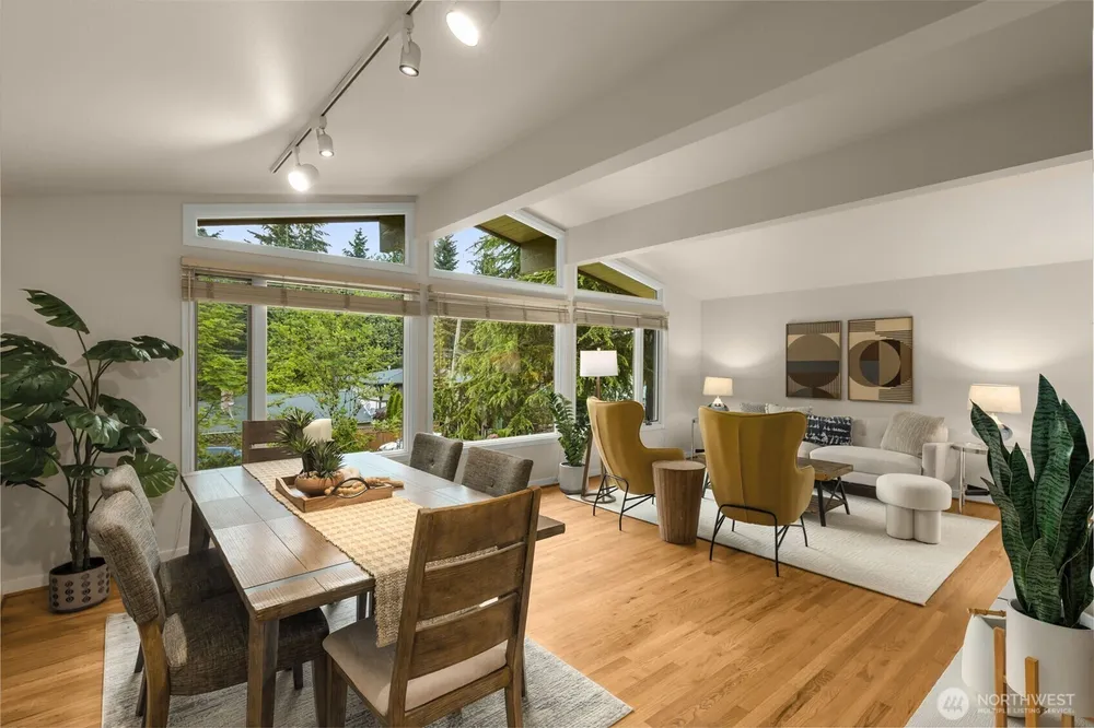 8805 SE 39th St, Mercer Island, WA 98040