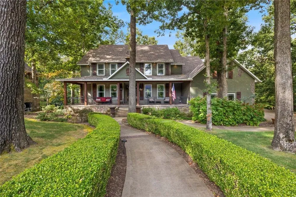 2017 NW Desoto Dr, Bentonville, AR 72712
