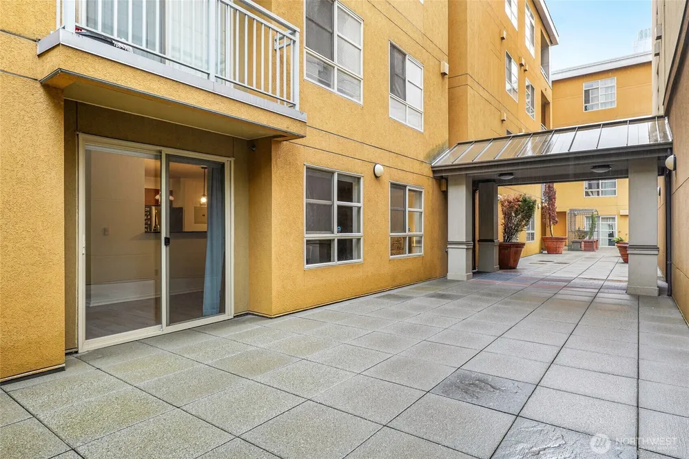 118 107th Ave NE, Bellevue, WA 98004