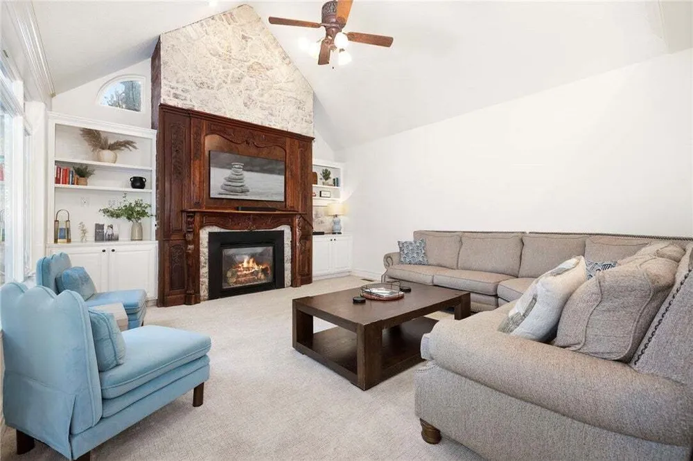 2017 NW Desoto Dr, Bentonville, AR 72712