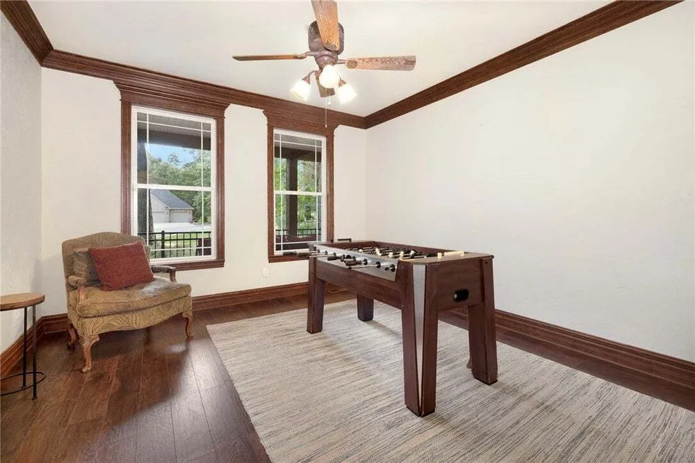 2017 NW Desoto Dr, Bentonville, AR 72712