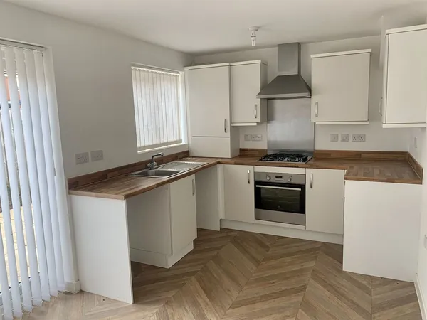 Lovesey Avenue, Hucknall