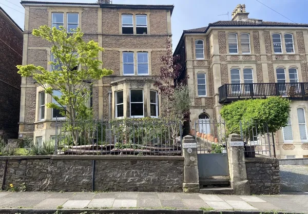 Clifton Park Road, Clifton