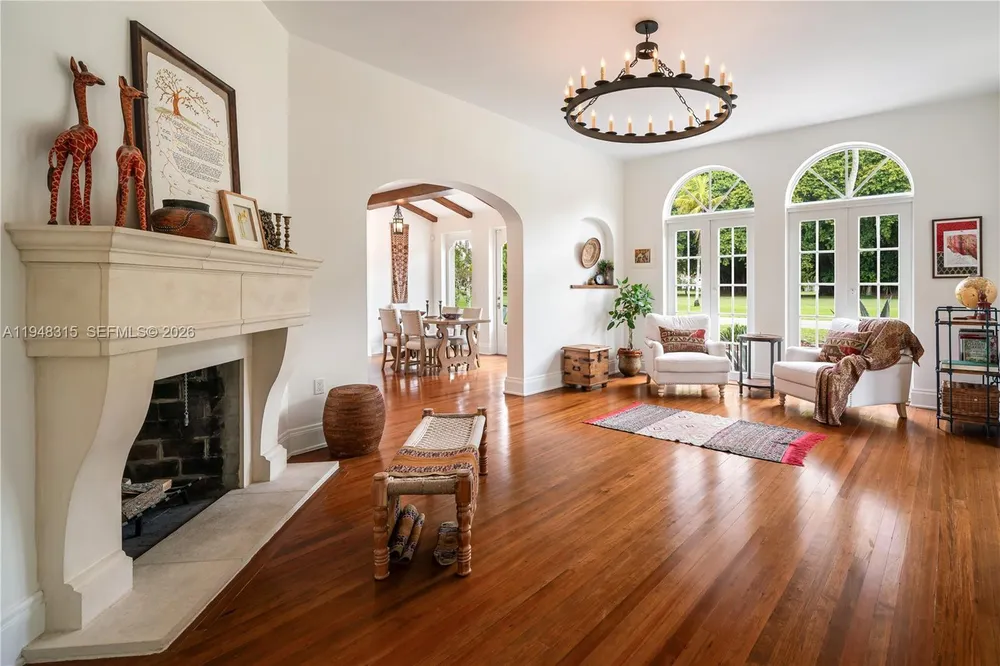 1234 S Greenway Dr, Coral Gables, FL 33134
