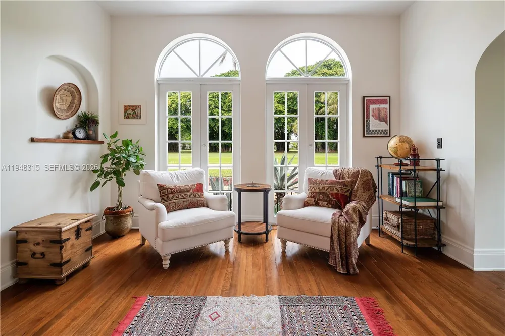 1234 S Greenway Dr, Coral Gables, FL 33134