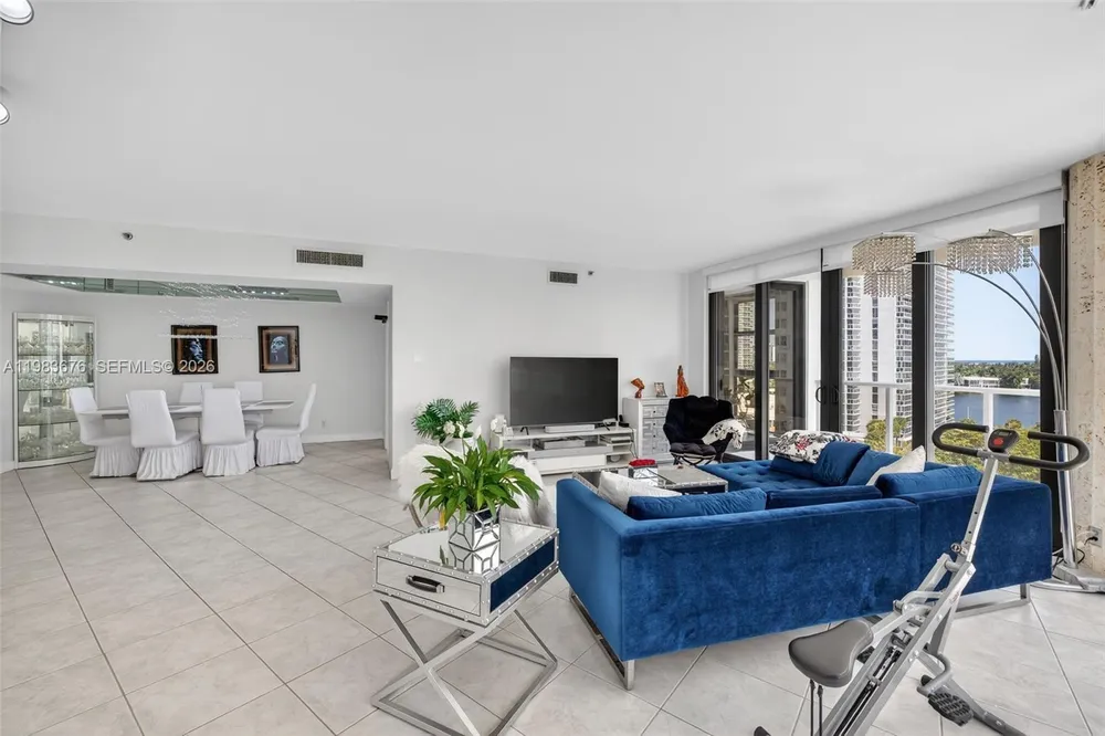 20281 E Country Club Dr, Aventura, FL 33180