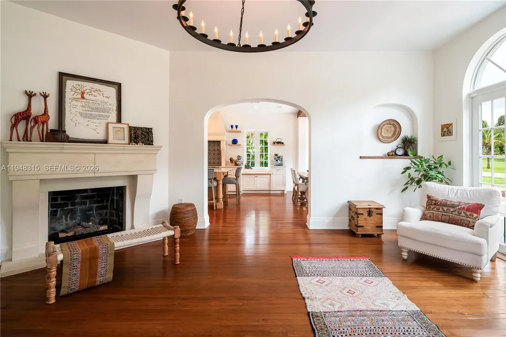 1234 S Greenway Dr, Coral Gables, FL 33134