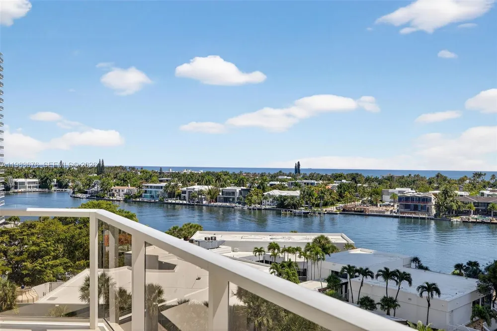 20281 E Country Club Dr, Aventura, FL 33180