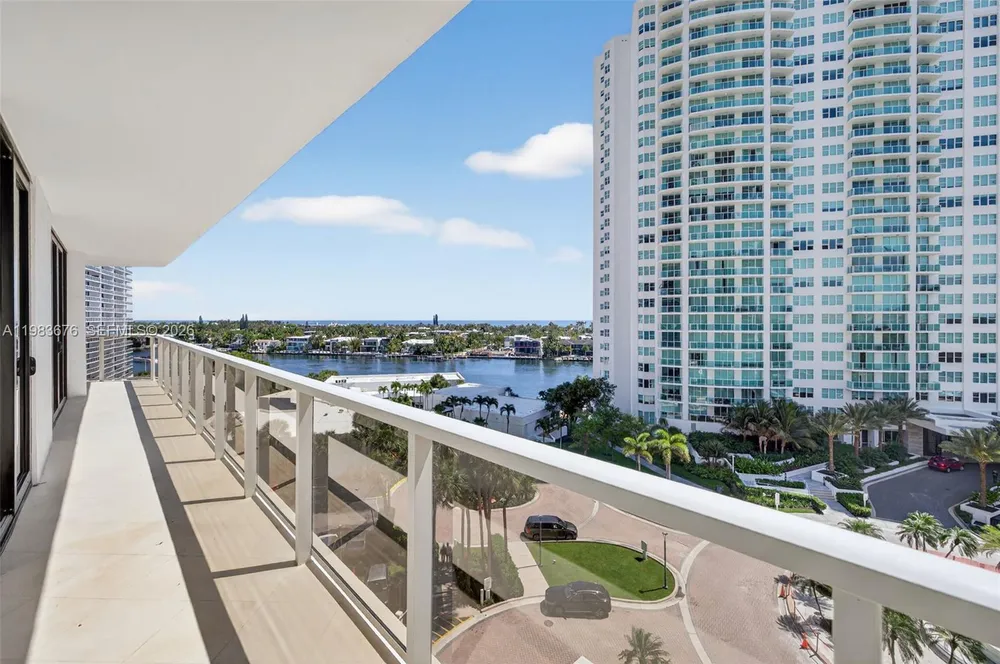 20281 E Country Club Dr, Aventura, FL 33180