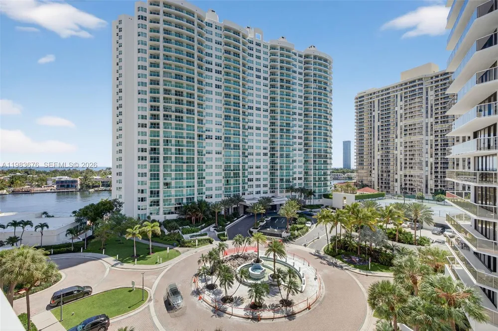 20281 E Country Club Dr, Aventura, FL 33180