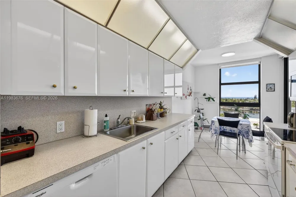 20281 E Country Club Dr, Aventura, FL 33180