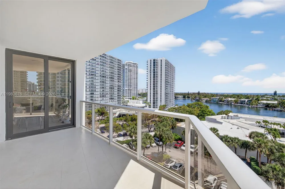 20281 E Country Club Dr, Aventura, FL 33180