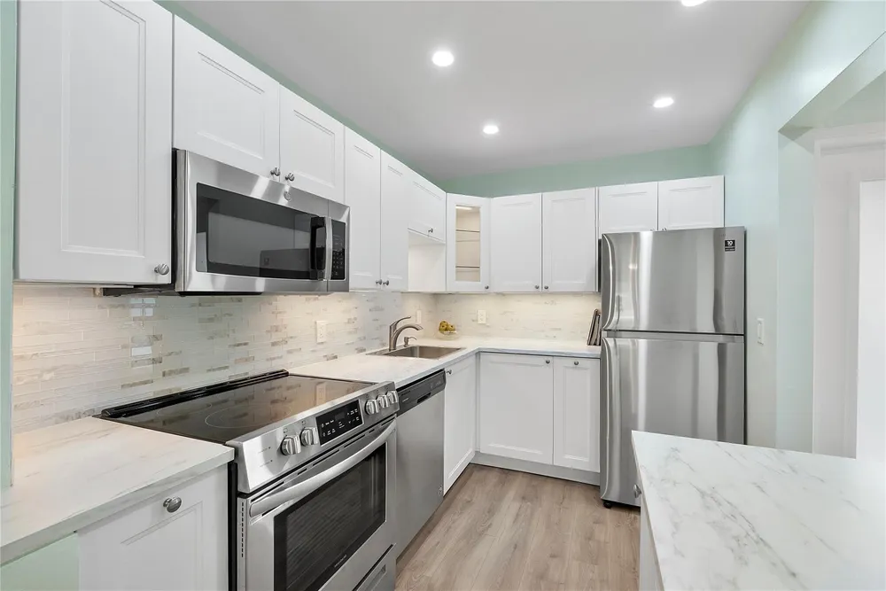 1951 NE 39th St, Lighthouse Point, FL 33064