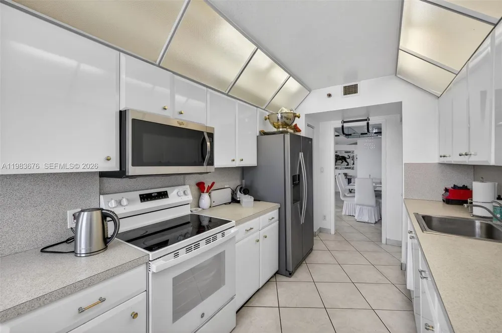20281 E Country Club Dr, Aventura, FL 33180